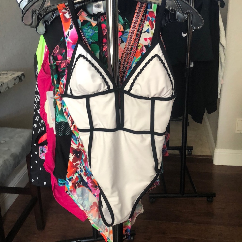 Women’s swim